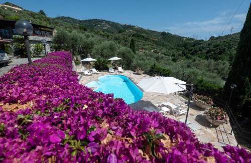Rezza House | Villaré, oasi di relax nel verde della Riviera con piscina privata