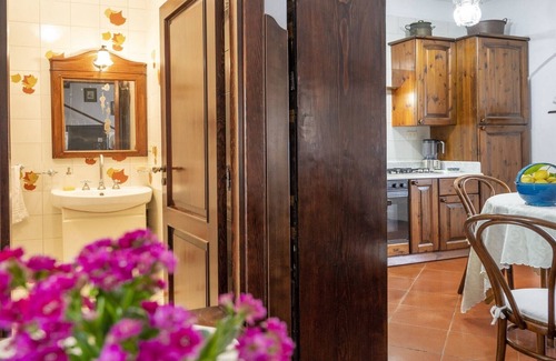 Meta Villa | Villino Il Geranio a house with antique furniture in Sorrentocoast