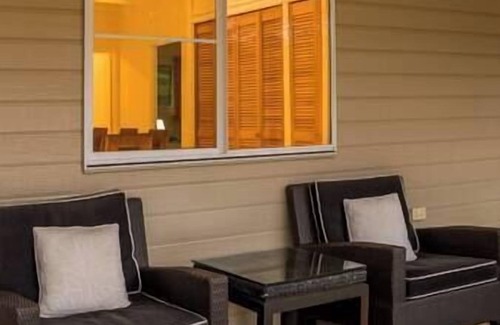 Ravenshoe House | Vine Creek Cottage- private & secluded getaway