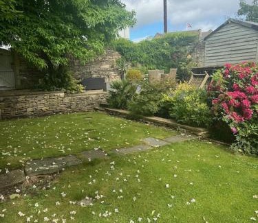 Tetbury House | Vine House