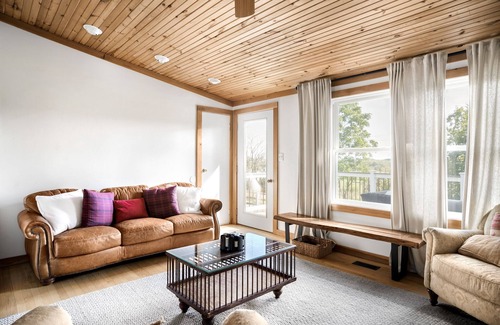 Blue Ridge Cottage | Vineyard Cottage at Tranquility Farm