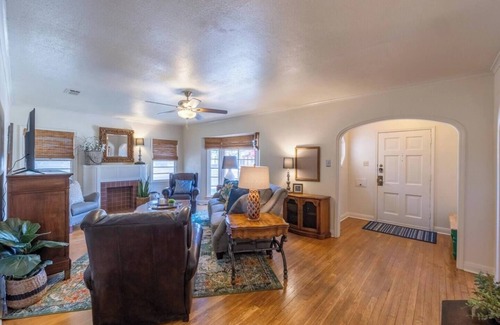 Tech Terrace House | Vintage 2-bedroom Gem located in Tech Terrace