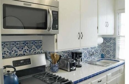 Wilshire Montana Apartment | Vintage and Cozy Studio in Santa Monica - E