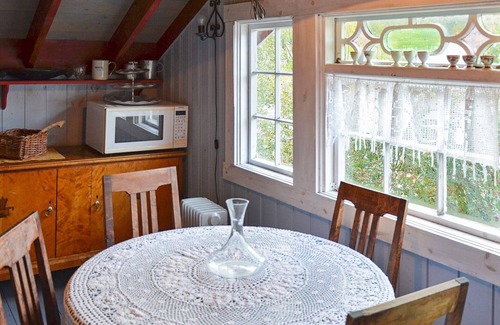 Torjulvagen House | Vintage Charm by the Sea-By Traum