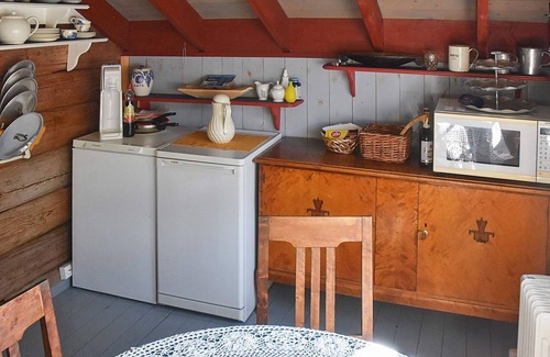 Torjulvagen House | Vintage Charm by the Sea-By Traum