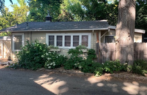 Old North Davis Cottage | Vintage Cottage in Downtown Davis
