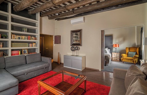 La Ribera Apartment | Vintage flat in Trendy Born Gothic area