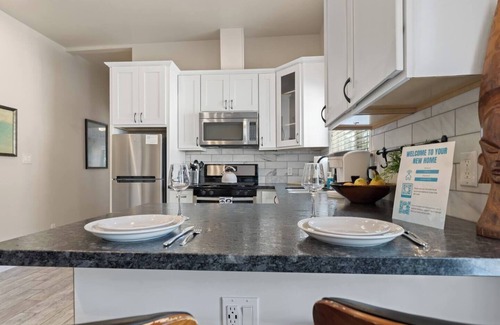 Midtown Sacramento Apartment | Vintage Flat | Mins to Golden 1 Center, Capitol
