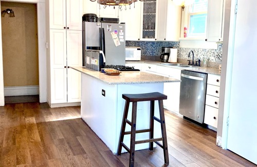 Neartown House | Vintage Montrose House with private pool and gated parking.