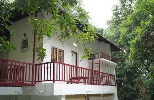 Todupulai Other | VINTAGE VALLEY HERITAGE HOME