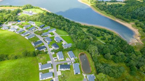 Lifton House | Violet Lodge, 11 Roadford Lake Lodges