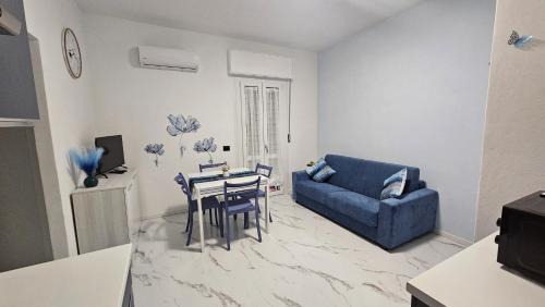 Luni Mare Apartment | Violet Luni Home