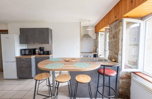 Grandvals House | Violette d'Aubrac - Old presbytery 3/5 people