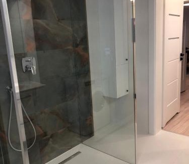 Schwedt/Oder Apartment | VIP Apartment 4A 2 Zi 40qm Küche Bad