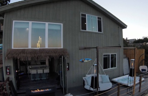 Bay Park Villa | VIP Couples retreat, very romantic get away with a Private Deck and Jacuzzi