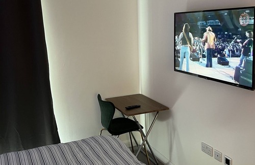 Dartford Apartment | VIP En-suite double room .