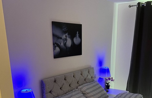 Dartford Apartment | VIP En-suite double room .