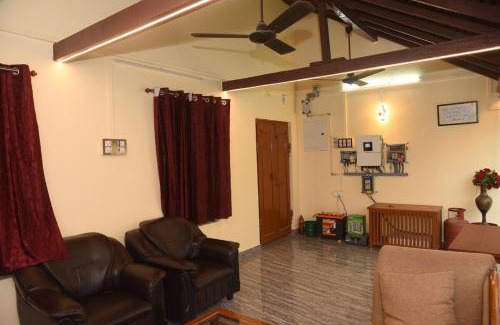 Kumbakonam House | Vishaka INN Pool Villa