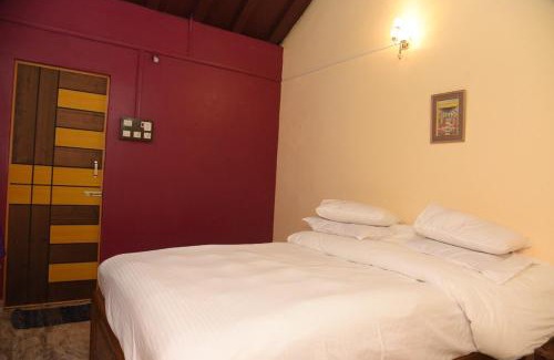 Kumbakonam House | Vishaka INN Pool Villa