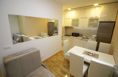 Vracar Apartment | Visit BELGRADE stay in luxury apartment for five persons