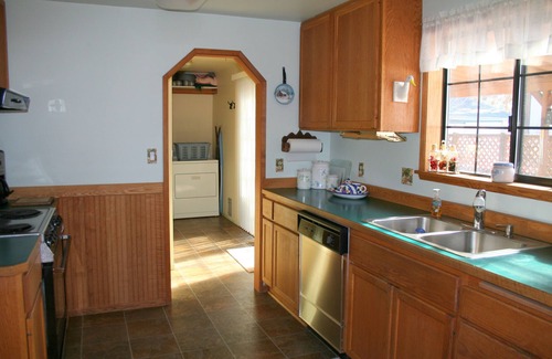 River West Cottage | Visit Bend! Cozy, Pet Friendly, Secluded Yard!