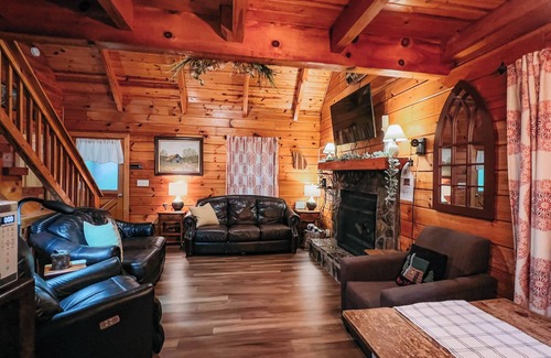 Pine Mountain Cabin | Visit Callaway's Pumpkins and Fantasy in Lights with us at Serenity Cabin!
