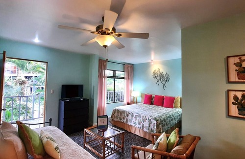 Ciudad Colon Hotel | Vista Canyon Inn