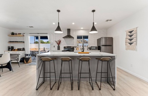 Joshua Tree House | Vista del Valle 🌵 Pickleball + Pitch&Putt + Hot Tub + Pool