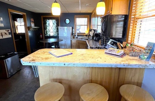 Eagle Mountain Cabin | Vistaview Chalet! Gorgeous Mississippi River view with year-round HOT TUB!