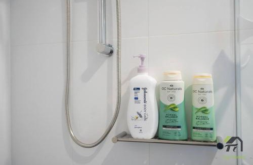 Bankstown Apartment | Vivid Condo 1B1B in Bankstown