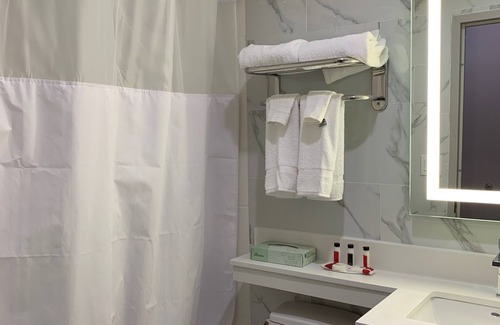 Queens Hotel | Voyage Hotel