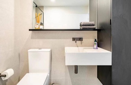 Clayton South Apartment | Vrbo Property