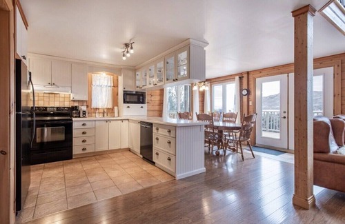 Baie-St-Paul Ski Chalet | Vue incroyable sur le fleuve! Avec SPA