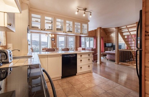Baie-St-Paul Ski Chalet | Vue incroyable sur le fleuve! Avec SPA