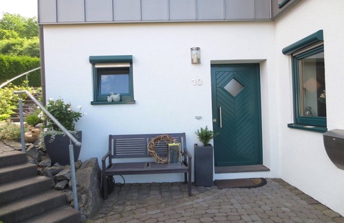 Boverath Apartment | Vulkaneifel Garden Retreat