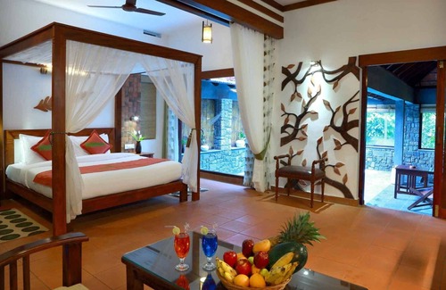 Kunnathidavaka Hotel | Vythiri Resort
