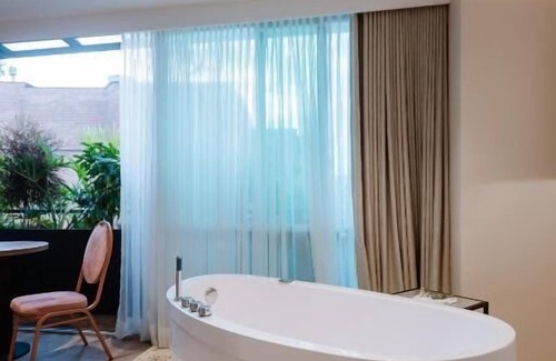 Las Lomas I House | w* | Dashing Loft w/City View
