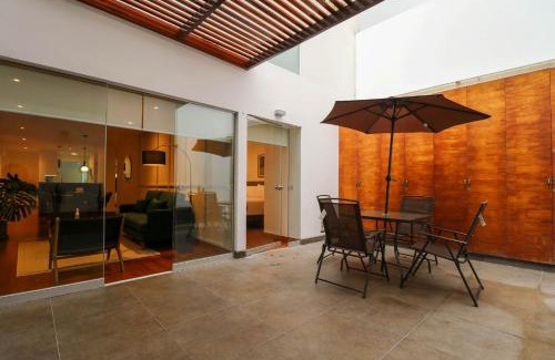 Chacarilla-Santa Cruz Apartment | w* Elegant 2BR w Spacious Terrace in Miraflores