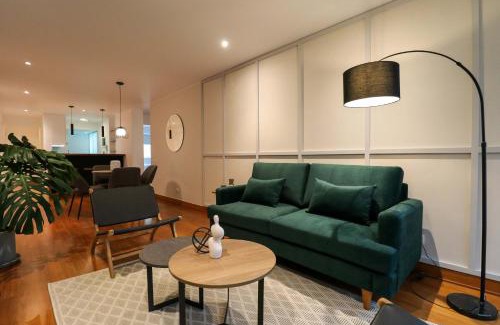 Chacarilla-Santa Cruz Apartment | w* Elegant 2BR w Spacious Terrace in Miraflores