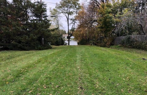 Muskego House | W172-Center-1 · Lake Muskego House, Walk to Stores & Restaurants