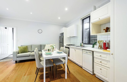 Wahroonga House | Wahroonga 2-bedroom charming house with AC, WiFi