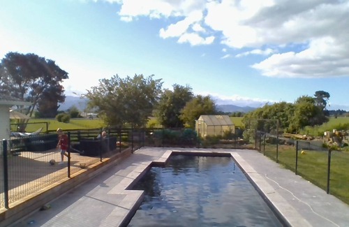 Carterton Cottage | Waihakeke-a rural getaway so close to town