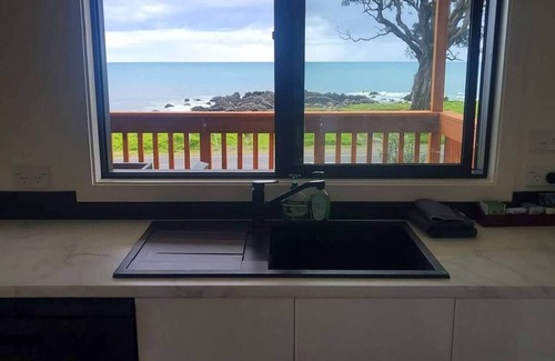 Waihau Bay House | Waihau Bay Traquility - G B's Barn