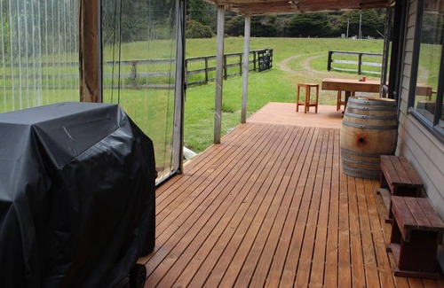 Erua House | Waiora Lodge - Pokaka Holiday Home