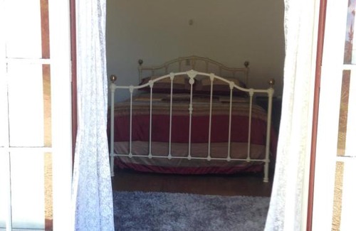 Te Puia Bed & Breakfast | Waipiro Bay Paradise