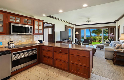 Wailua Condo | Waipouli Beach Resort A106 Oceanfront 2BD 3BA