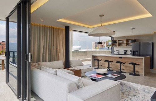 Las Lomas I Apartment | Wake Living