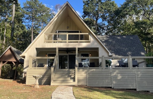 Milledgeville House | Wake n’ Lake