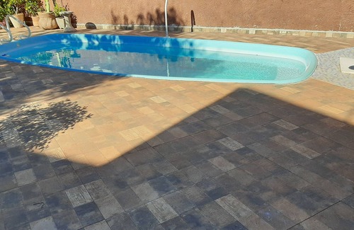 Jaboticabal House | Waking up to the birds chirping