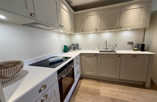 Bath House | Walcot Yard gated mews with parking, Central Bath